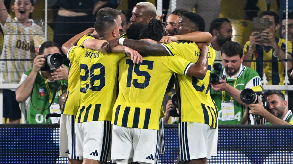 Fenerbahçe’de UEFA Şampiyonlar Ligi kararı: İsmail Kartal’dan rövanş maçı için sürpriz