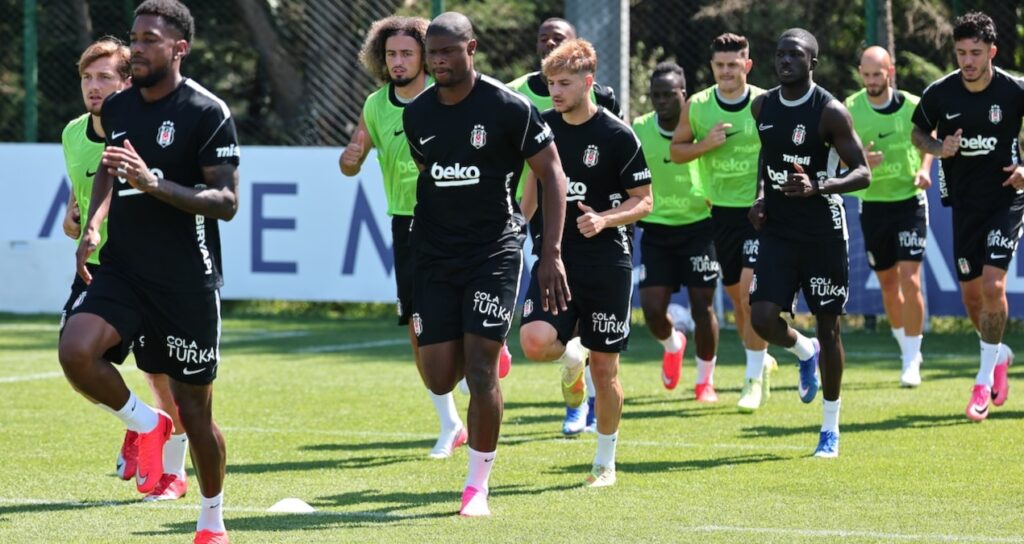 Beşiktaş’tan ayrılacak isimleri tek tek açıkladı